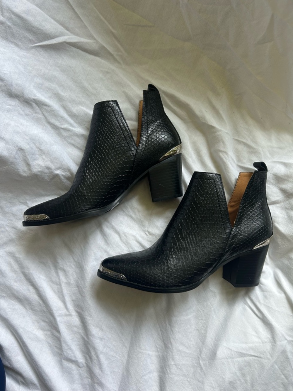 Belle & Bloom Austin Croc Embossed Leather Ankle Boots - Black - Like New